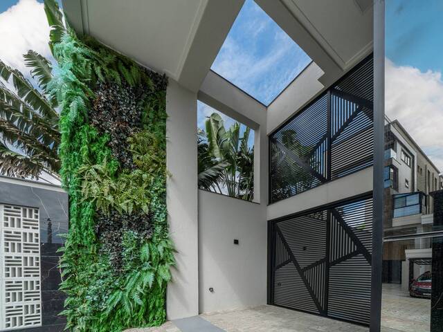 #V117 - Cobertura para Venda em Bombinhas - SC